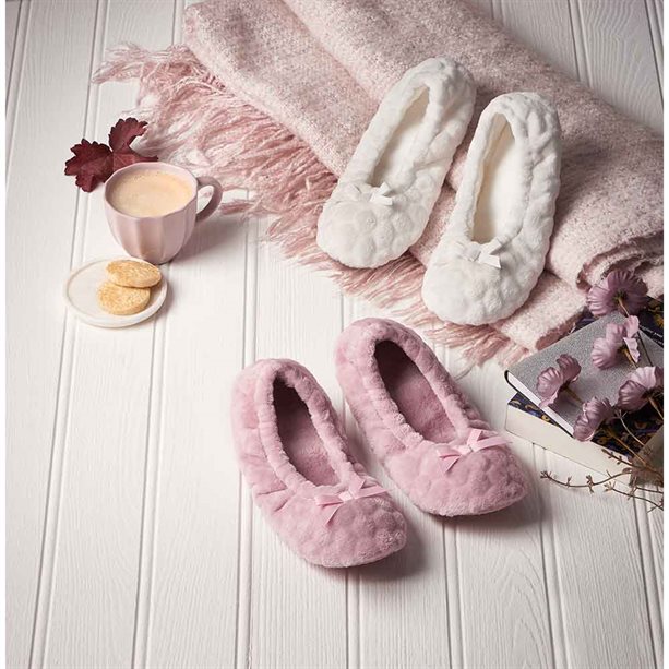 Avon Faux-Fur Non-Slip Slipper Socks